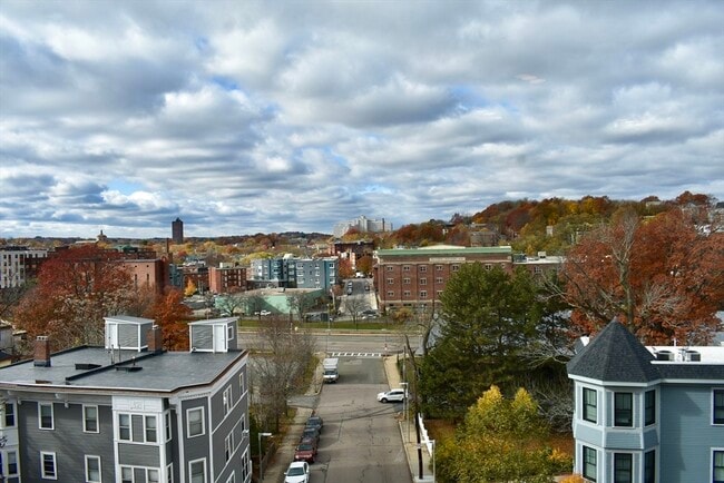 Building Photo - 78-80 Fort Ave