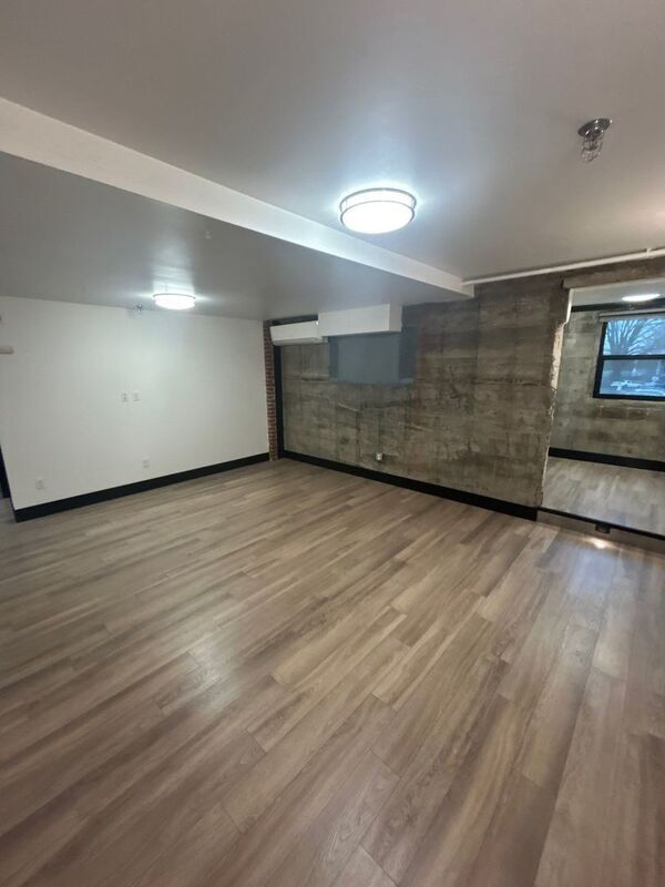 Building Photo - 160 Liberty St NE