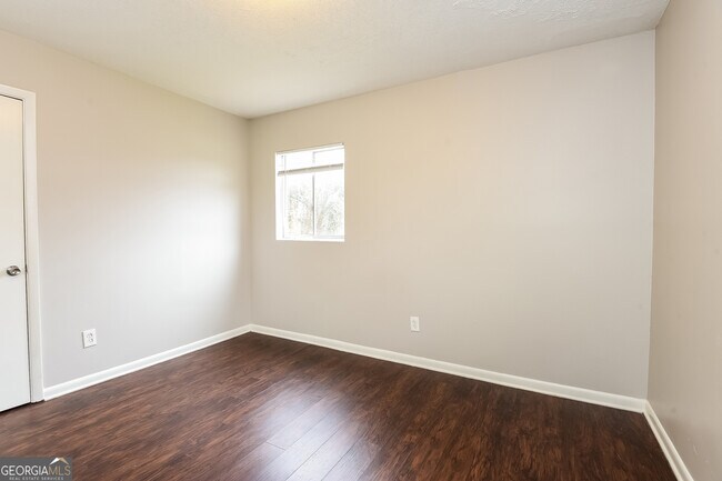 Building Photo - 251 Essex Dr