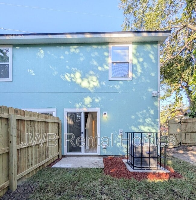 Building Photo - 843 Bridier St