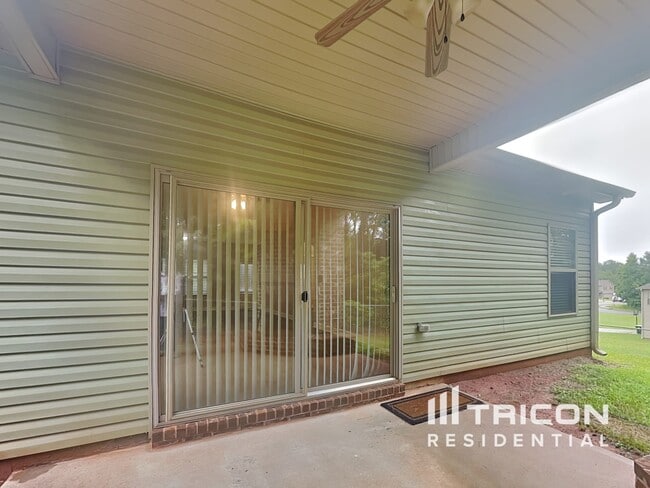 Building Photo - 517 Knollwood