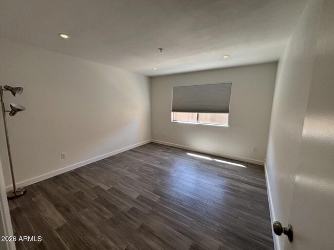 Building Photo - 8155 E Roosevelt St