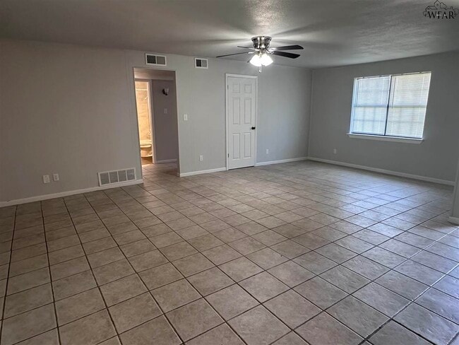 Building Photo - 4638 Cascades Dr