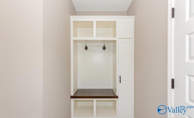 Building Photo - 138 Legacy Cove Dr SW