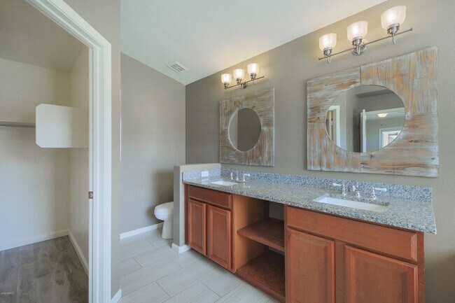 Building Photo - 8517 W Caribbean Ln