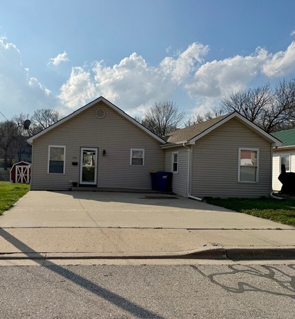 Building Photo - 322 N Prairie St