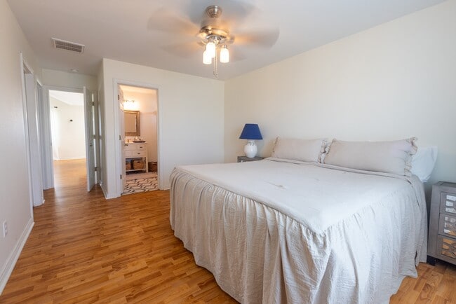 Building Photo - 4106 Temprano Dr