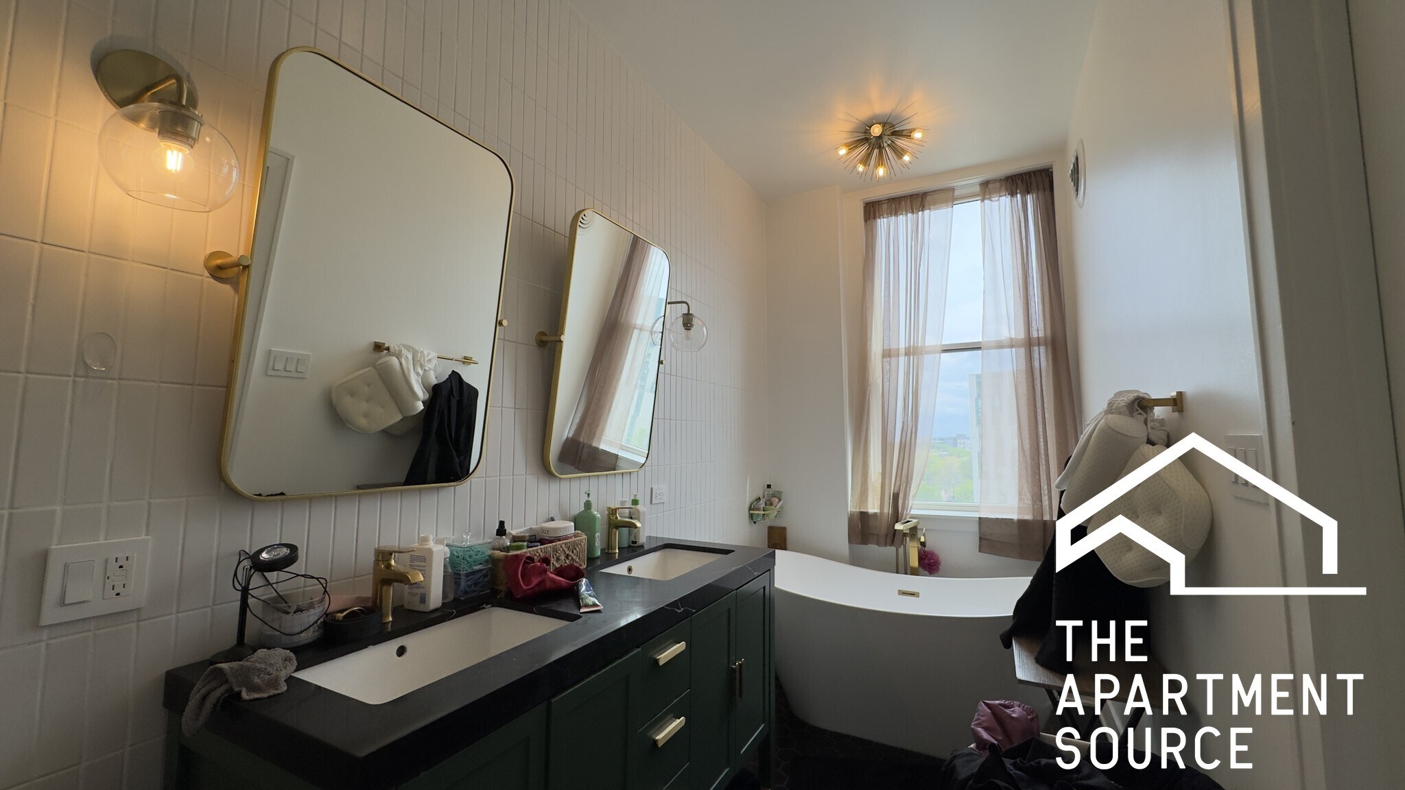 Building Photo - 411 S Sangamon St