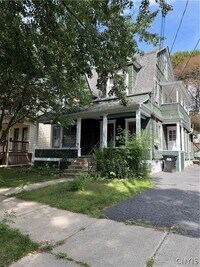 Building Photo - 751 Allen St