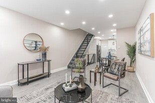 Building Photo - 1828 Hoffman St