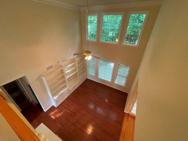 Building Photo - 400 Park Creek Dr