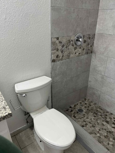 Building Photo - 3371 Brussels St