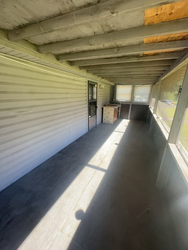 Building Photo - 1557 Catherine Lake Rd