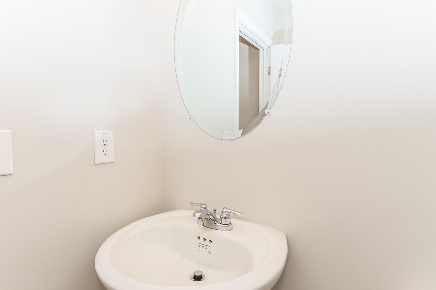 Building Photo - 1204 Christy Ct