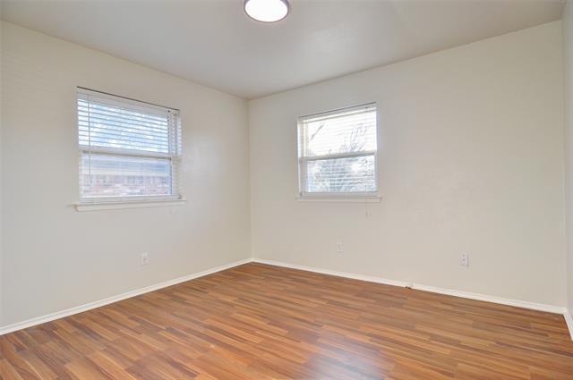 Building Photo - 208 Rolling Hills Dr