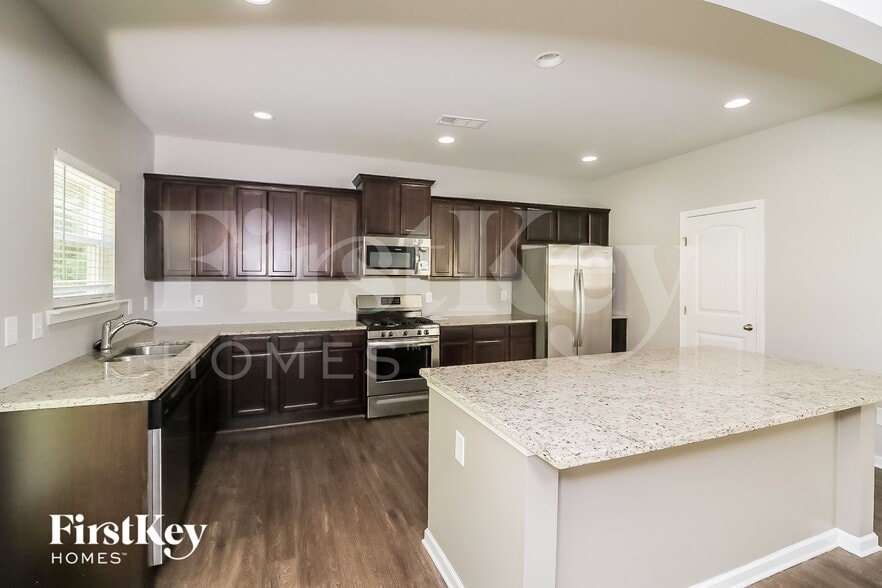 Building Photo - 203 Pinnacle Point Ct