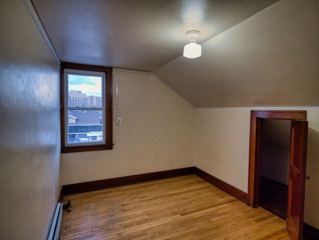 Building Photo - JNF 4932 W. Beloit Rd.