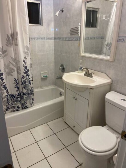 Building Photo - 13103 Duffield Ave