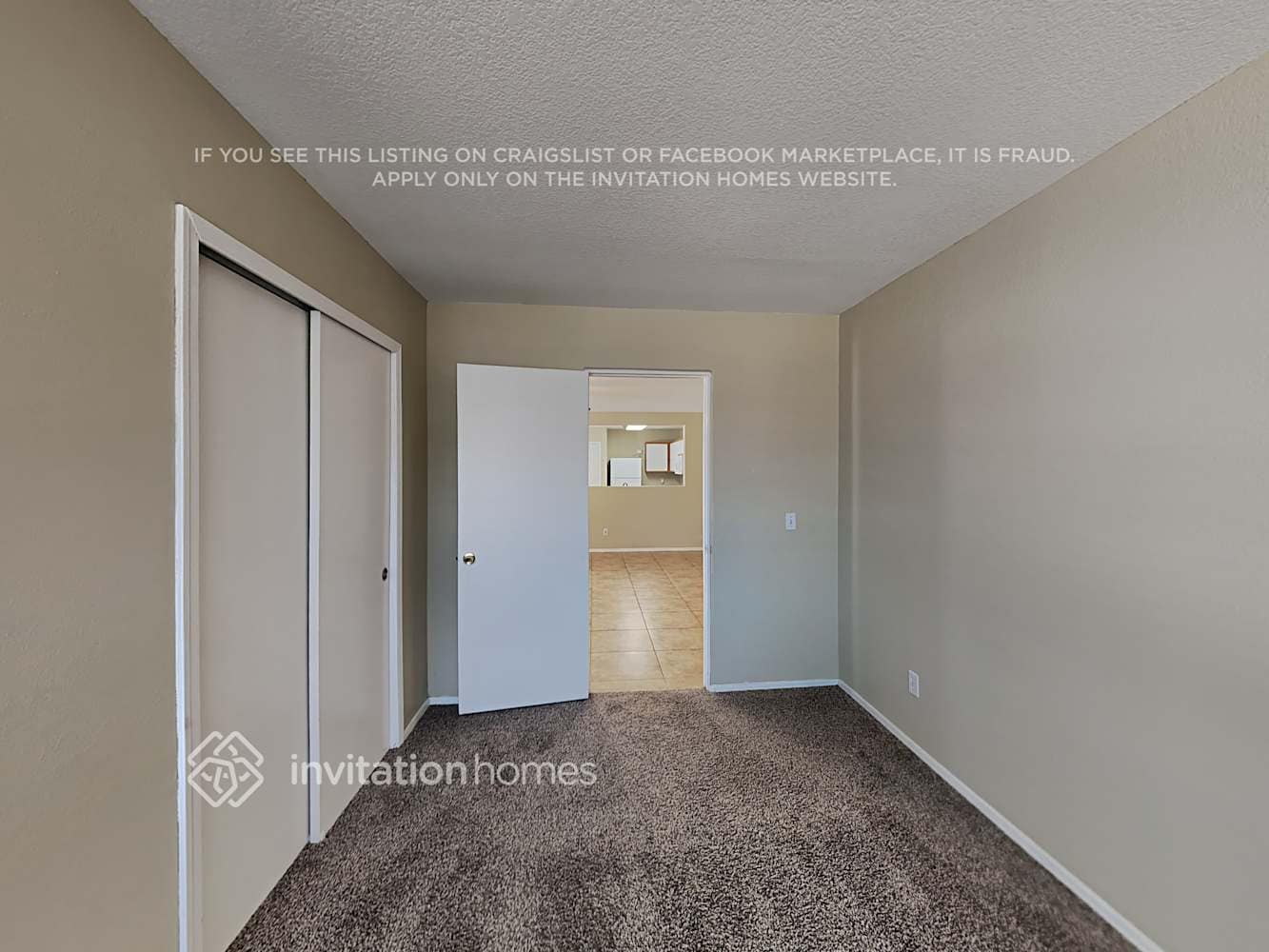 Building Photo - 8523 E Lakeview Ave