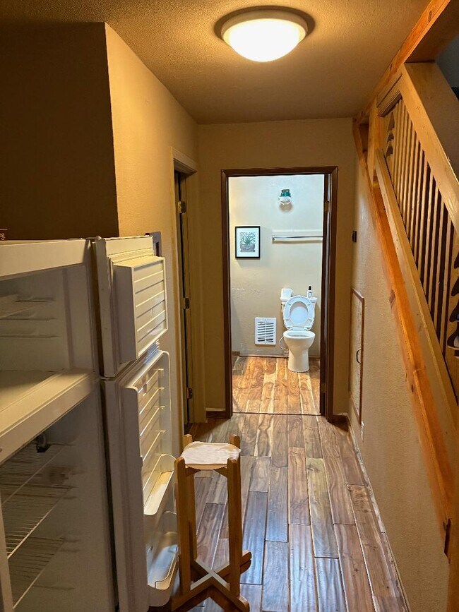 Building Photo - 480 Rattlesnake Wy