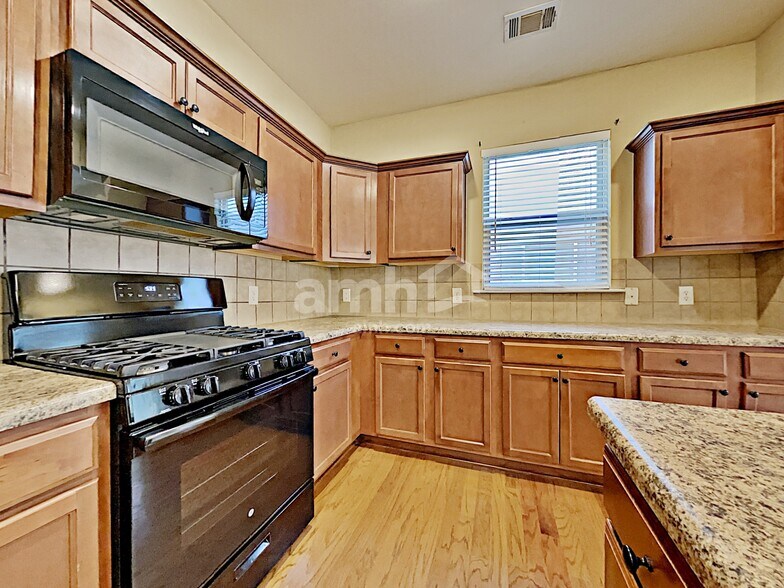 Building Photo - 255 Shaw Dr