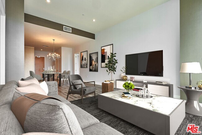 Building Photo - 3223 W 6th St