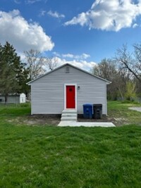 Building Photo - 2 Bedroom 1 Bath