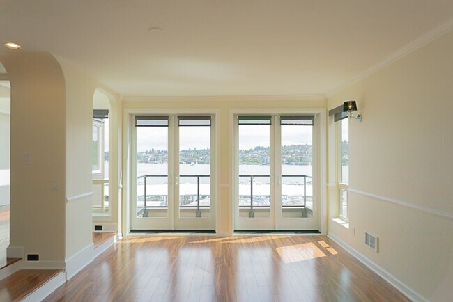 Building Photo - 2bd/2ba Seattle Condo