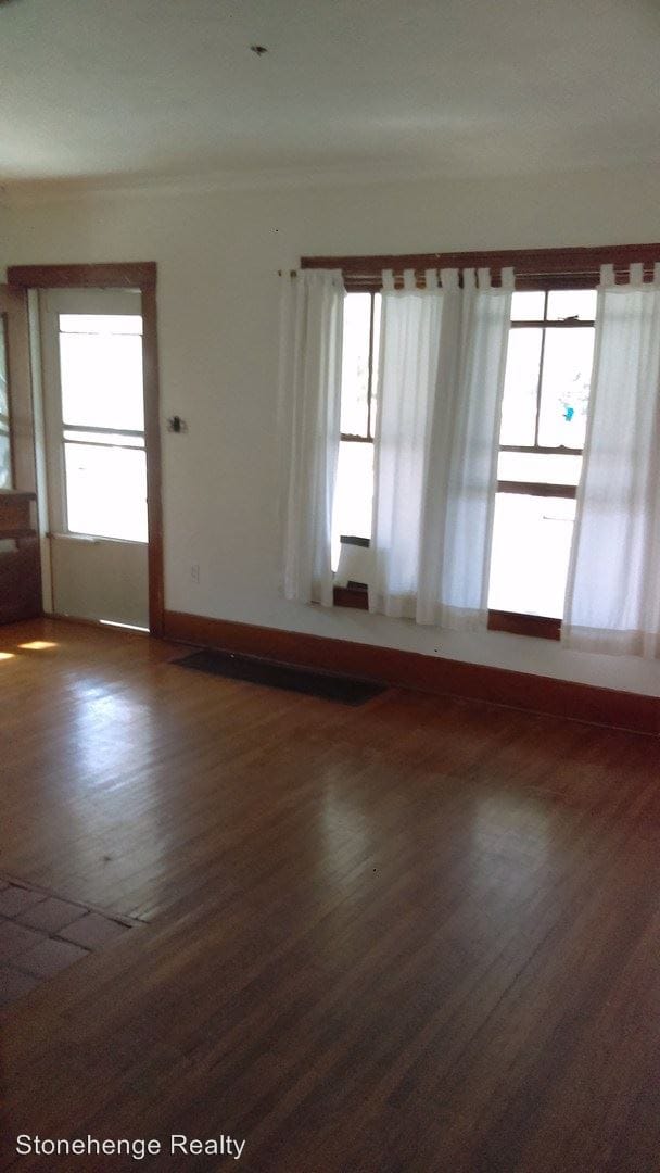 Building Photo - 3047 Dorr St