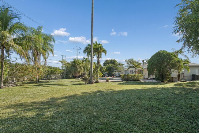 Building Photo - 4971 Ataman St