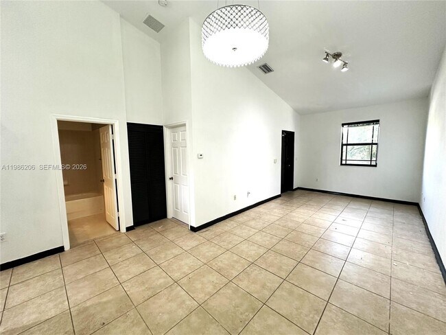 Building Photo - 3550 NE 5th St