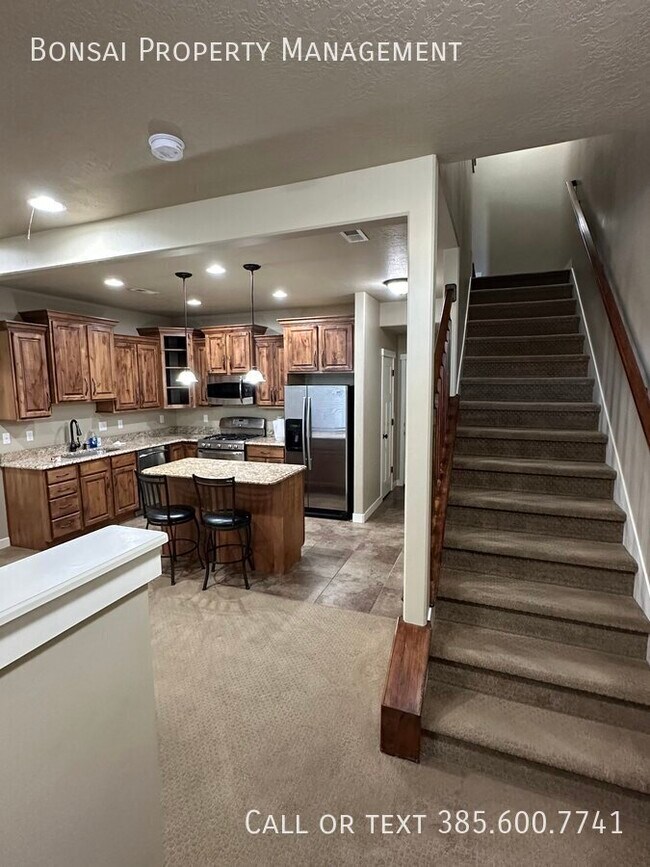 Building Photo - 3711 Summer Heights Dr