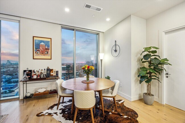 Building Photo - 1711 Allen Pkwy