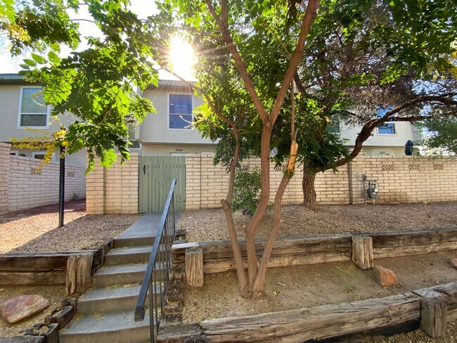 Building Photo - *Owner Broker* 2 Bedroom Townhome Availabl...