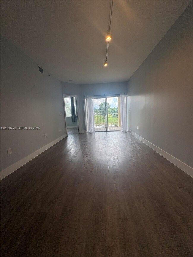 Building Photo - 2100 Greenview Shores Blvd