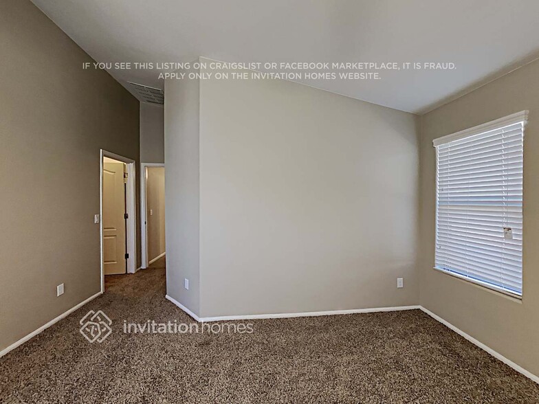 Building Photo - 15832 W Linden St