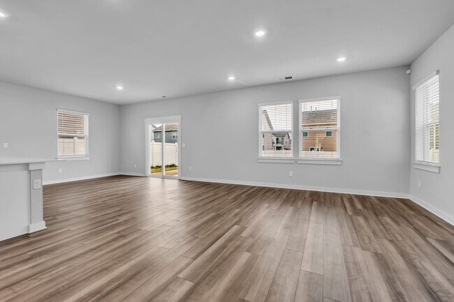 Building Photo - 1020 Baltusrol Ln