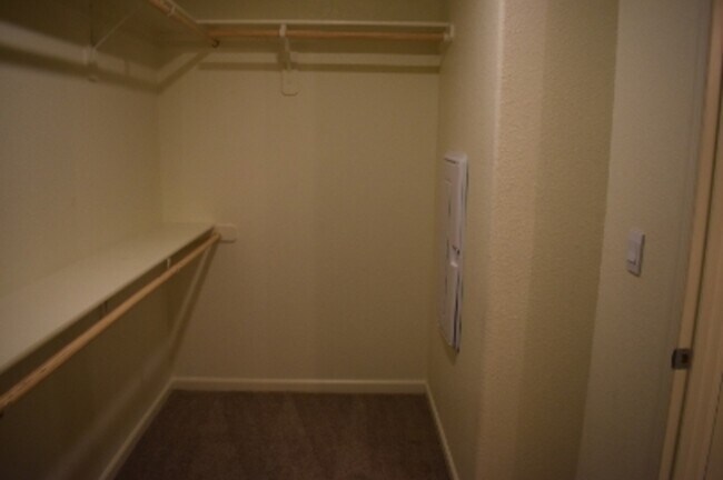 Building Photo - 624 Suzanne Dr