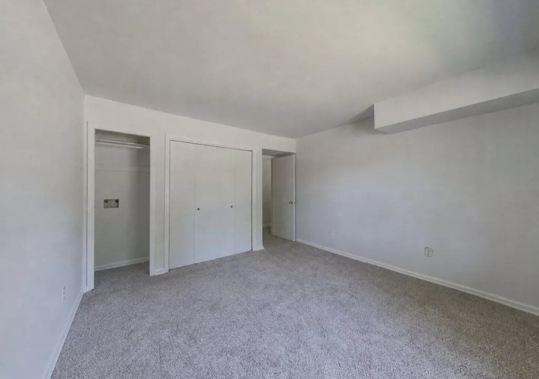 Building Photo - 5821 Rexford Dr