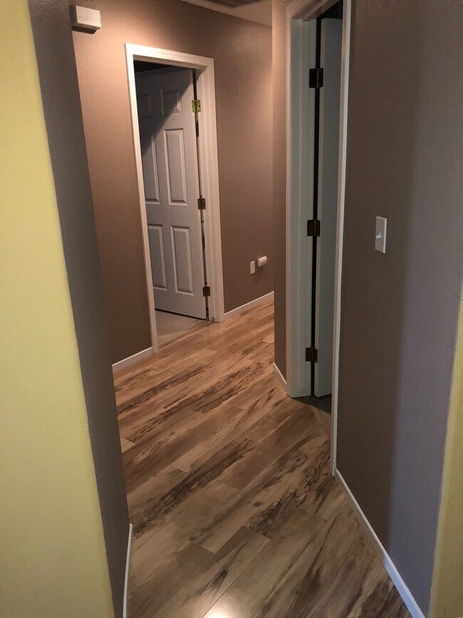 Building Photo - Immaculate 3 Bedroom, 2 Bath Home on Corner Lot