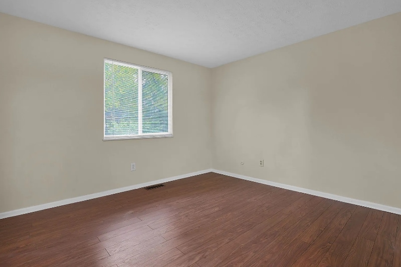 Building Photo - 2464 Queenswood Dr