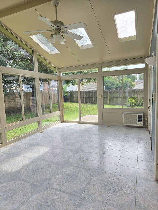 Building Photo - 3804 Daiquiri Ct