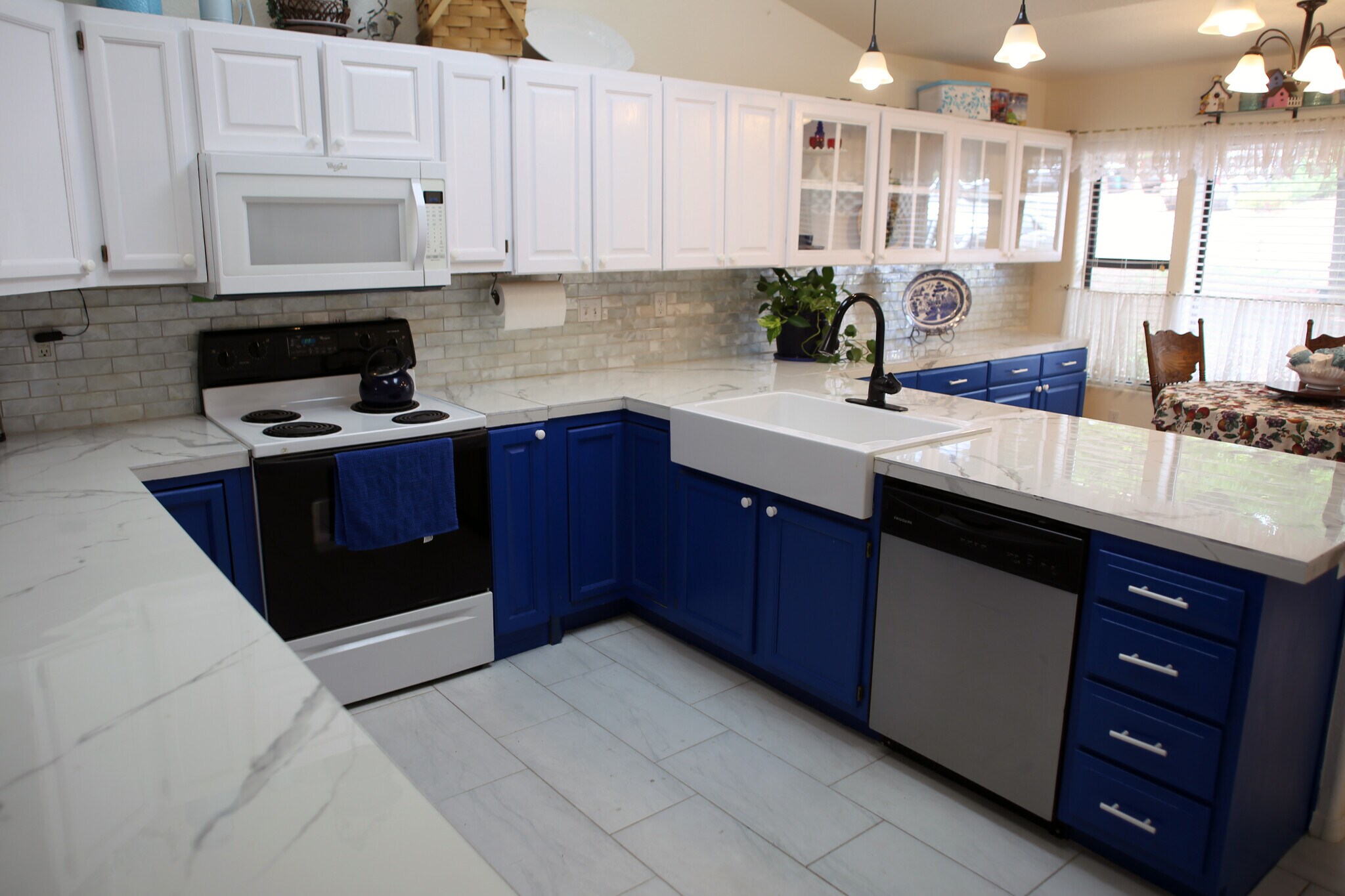 Kitchen - 502 E Saguaro Cir