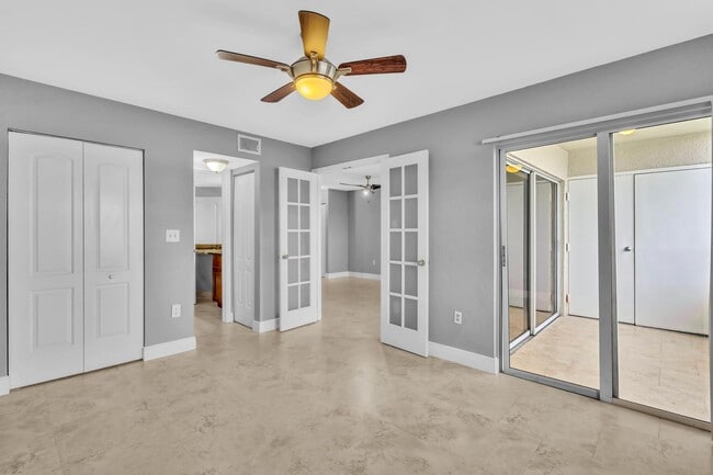Building Photo - 2811 N Oakland Forest Dr