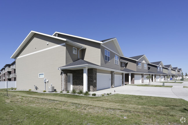 Building Photo - Townhomes at Stonemill