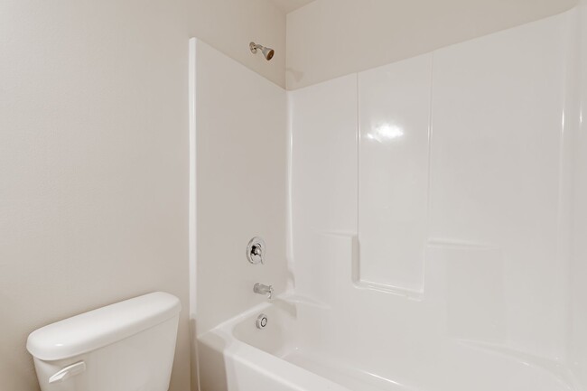 Building Photo - Like-New 4 Bedroom Home in Boulder Ridge –...