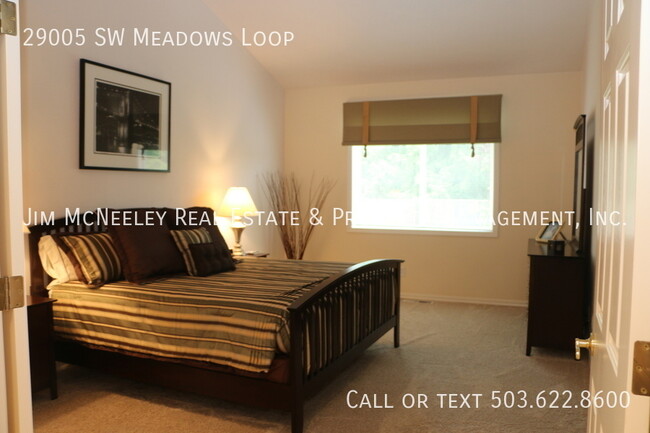 Building Photo - Highly Desirable Wilsonville Meadows Ranch...