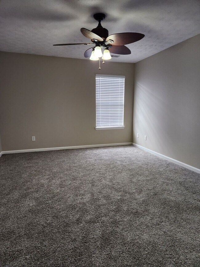 Building Photo - Beautiful Ranch Home