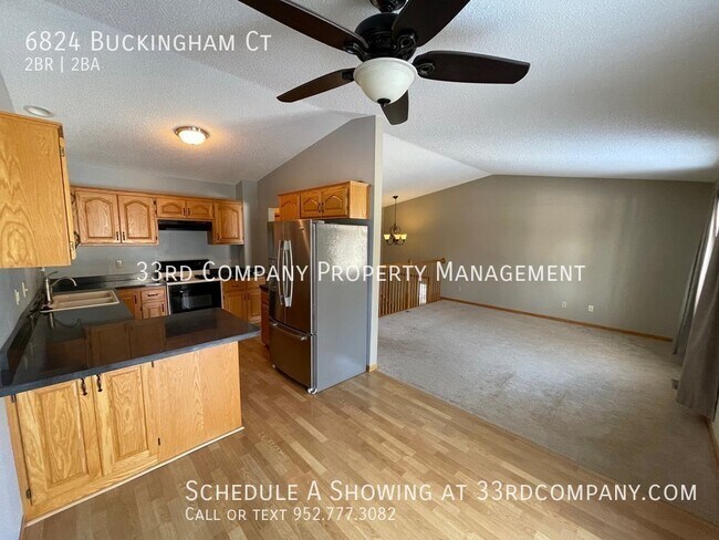 Building Photo - Bright, Updated Twin Home on Cul-de-sac ne...