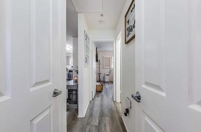 Building Photo - 91-1253-1253 Kamaaha Ave